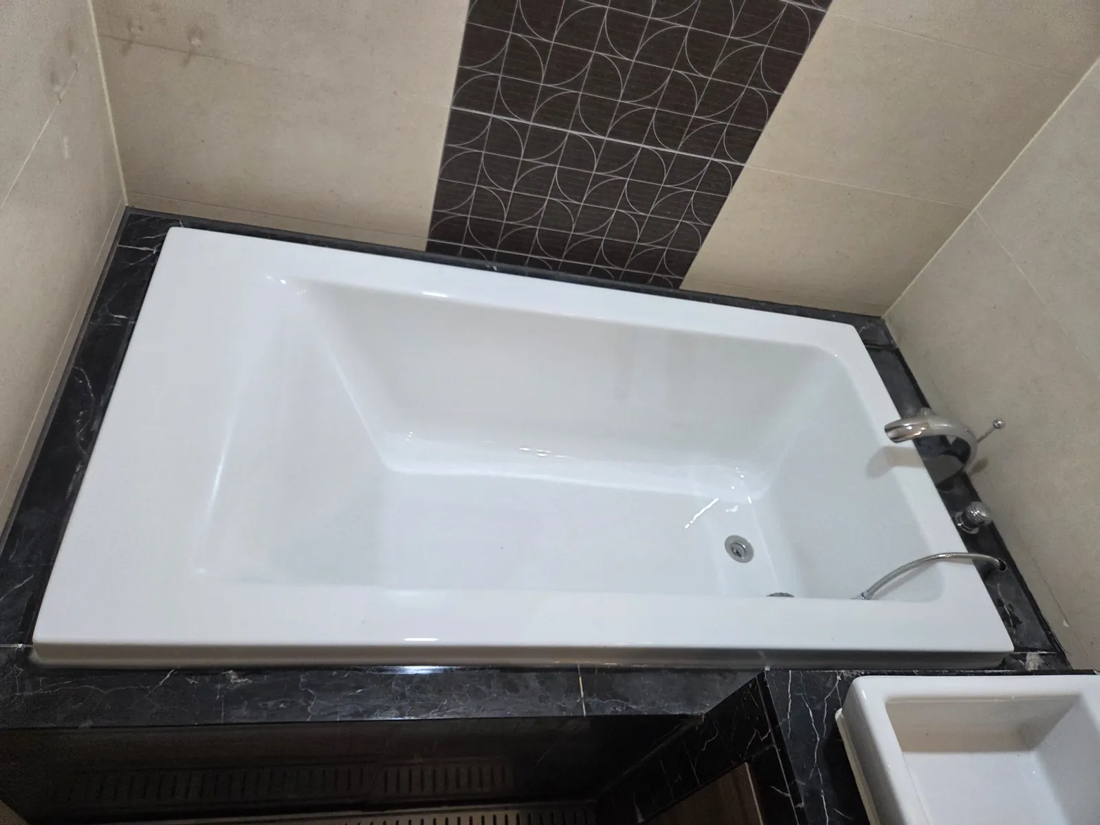이매촌월풀욕조교체 표면 마모 상태 정밀 진단